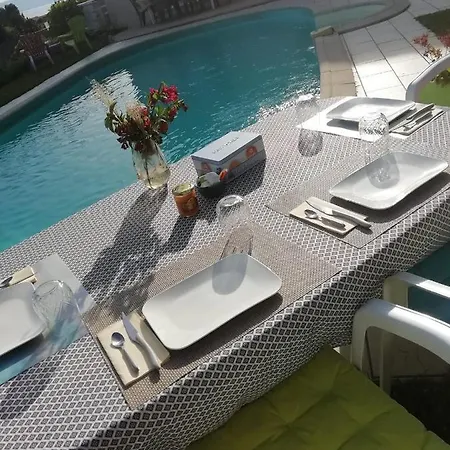 Entre Alpes Et Leman 住宿加早餐酒店